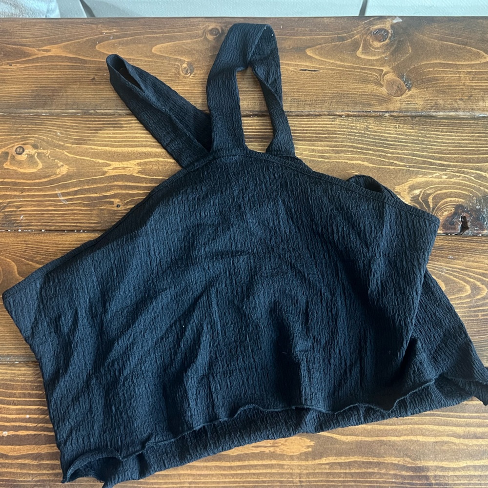 Black Textured Crop Top with V straps